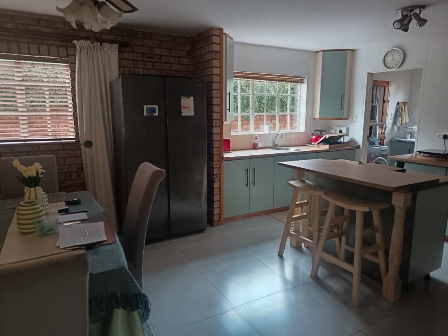 4 Bedroom Property for Sale in Roylglen Gardens Northern Cape